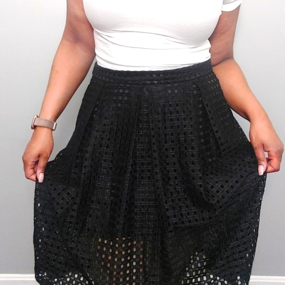 7th AVENUE Black caged style crochet skirt - Picture 1 of 14